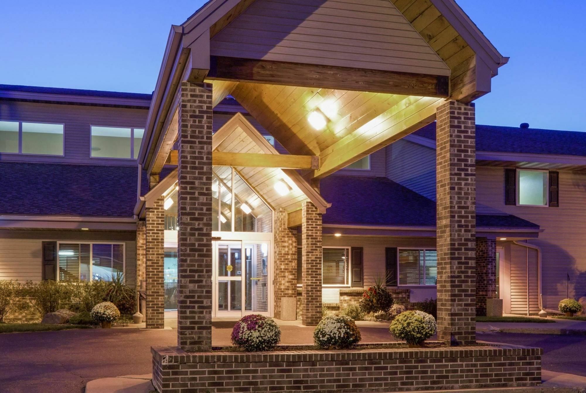 Americinn By Wyndham Rhinelander Exterior photo